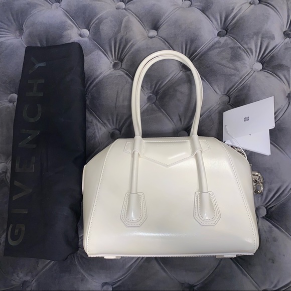 New Givenchy Mini Antigona Ivory Lock bag in box leather - Picture 4 of 7